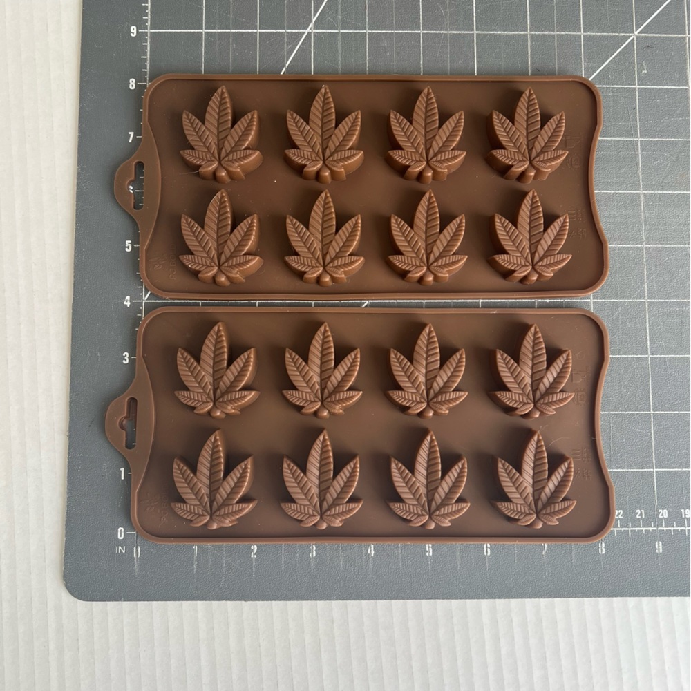 Silicone 420 molds cannabis pot leaf NWT